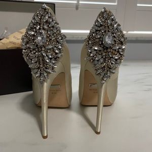 Badgley Mischka Kiara Pumps